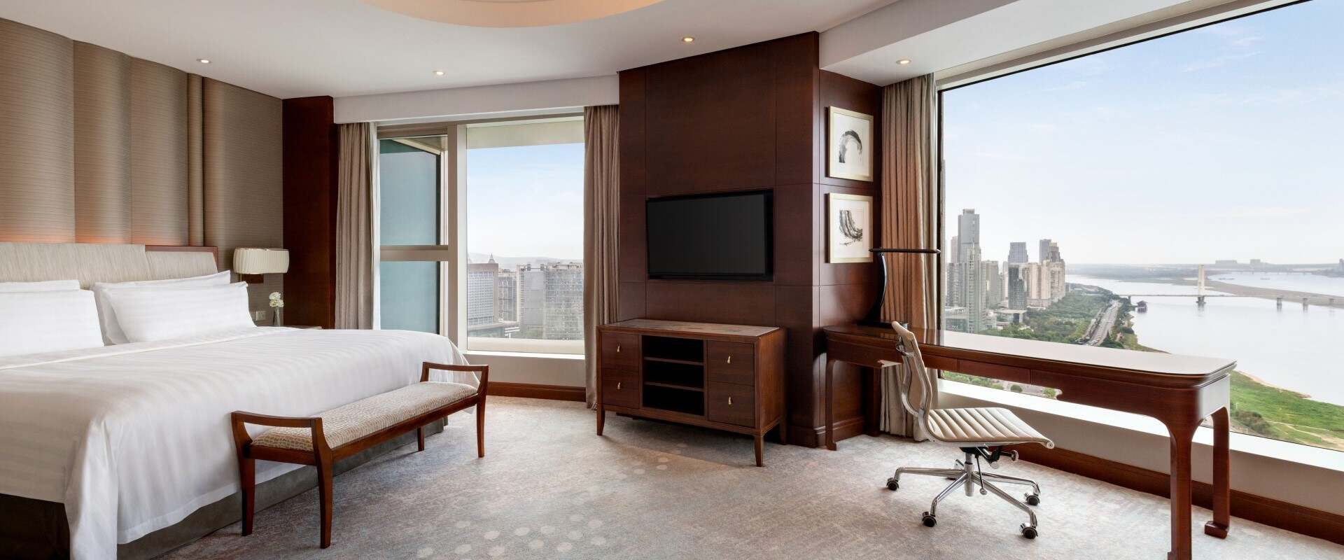 Shangri-La Nanchang Rooms and Suites | Elegance & Comfort